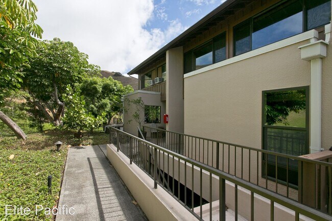 Building Photo - 3 br, 2.5 bath House - 411G Kaelepulu Driv...