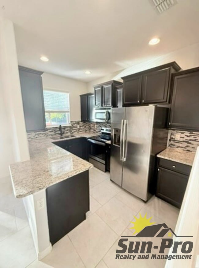 Building Photo - 147 Aston Grande Dr