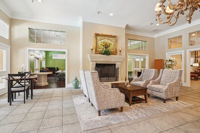 Community Lounge - Villas of Mission Bend