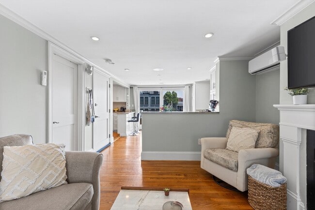 Foto del edificio - 256 W 3rd St