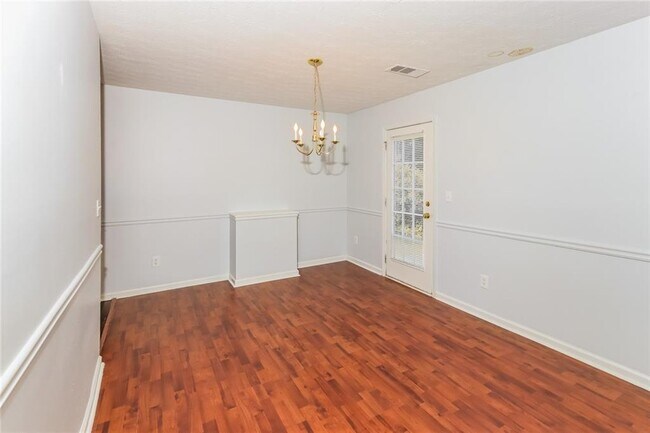 Foto del edificio - 417 Kirkland Dr