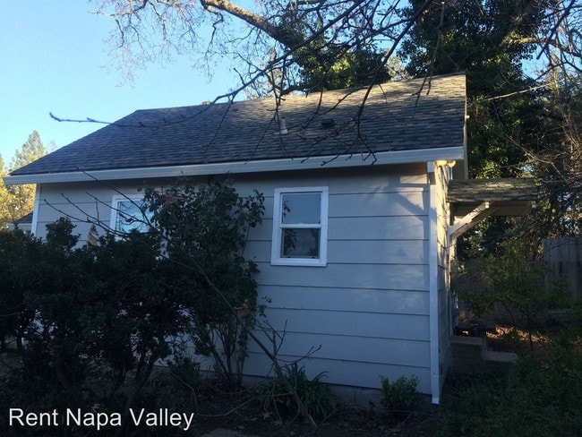 Building Photo - 317 Brookside Dr