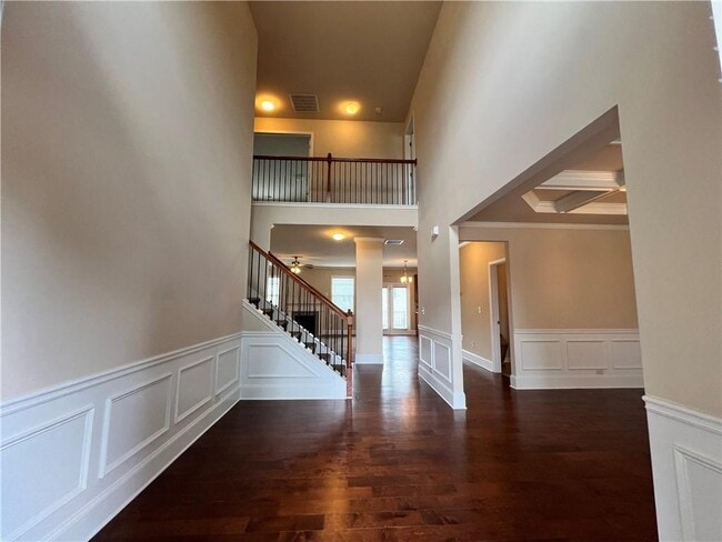 Building Photo - 3550 Golden Gate Ln