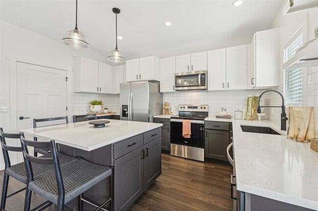 Building Photo - 6300 W Memorial Rd