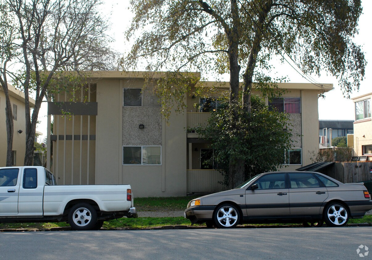 Building Photo - 218 Edith St
