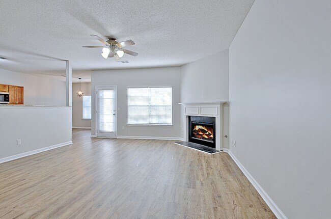 Building Photo - 226 Southwind Ln