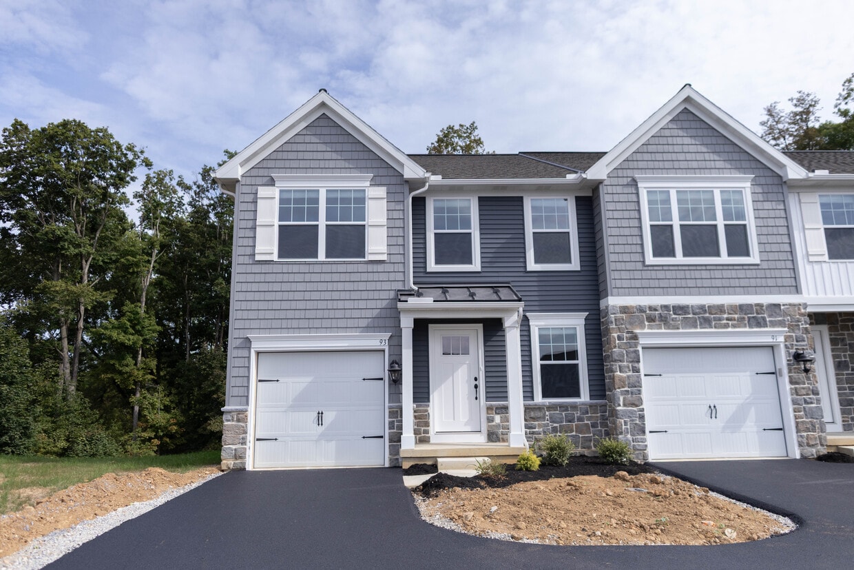 Primary Photo - 93 Beech Tree Ct