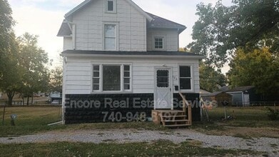 Building Photo - 526 Daniel Ave