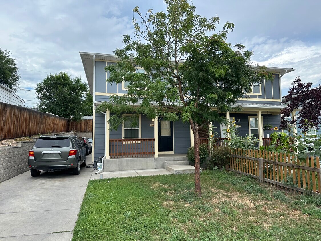 2299 W Hillside Ave, Englewood, CO 80110 Townhouse for Rent in