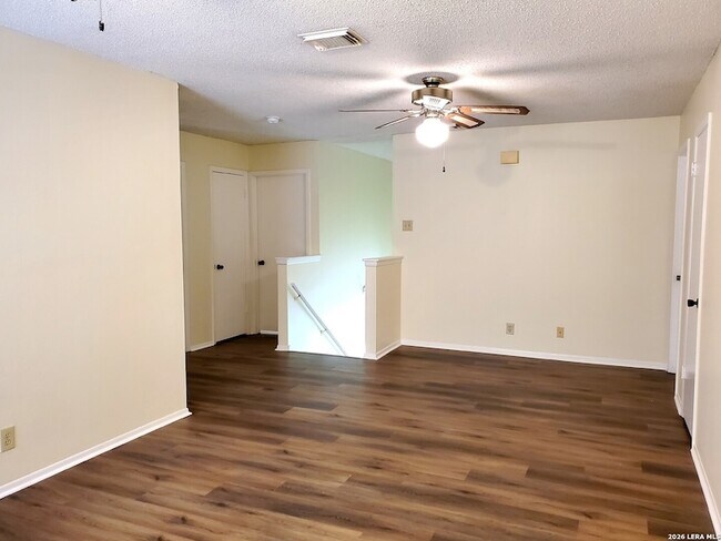 Building Photo - 8219 Sunshine Trail Dr