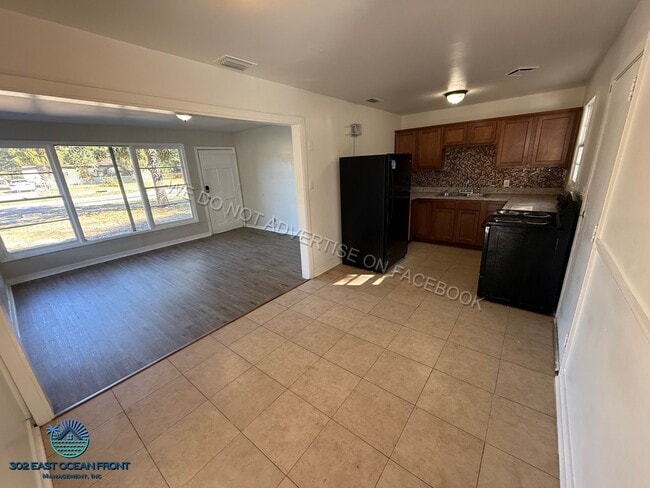 Photo - Lovely 3 bedroom / 1 bathroom house now available for rent!