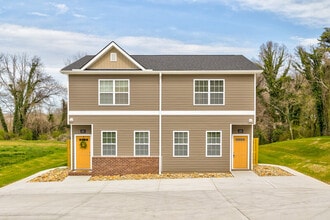 Building Photo - 312 Bogle St