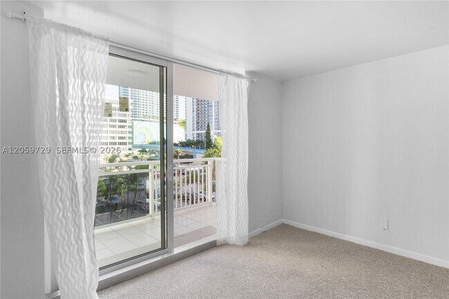 Foto del edificio - 1849 S Ocean Dr