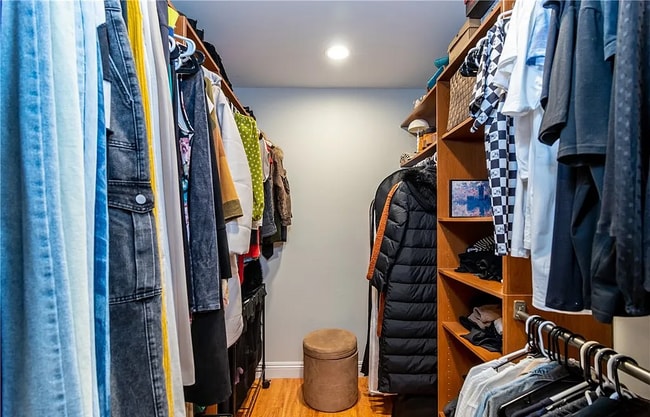 Building Photo - Executive Bixby Village condo with gorgeou...