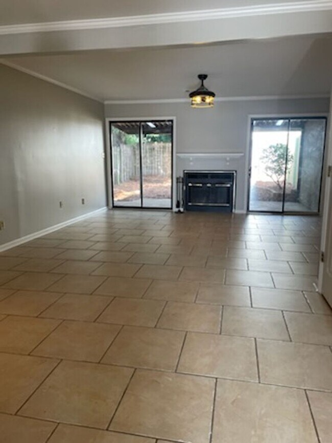 Foto del edificio - Quaint Townhome in the Heart of North Augusta