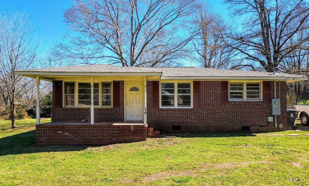 Primary Photo - 3 Bedroom 1 Bath Brick Home - West Pelzer