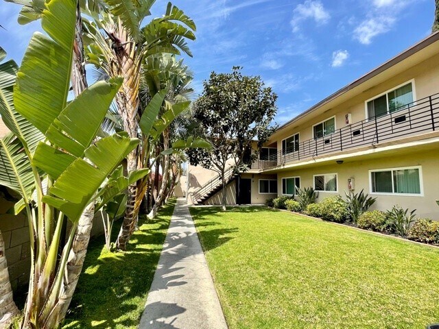 Foto del edificio - 12437 Harris Ave
