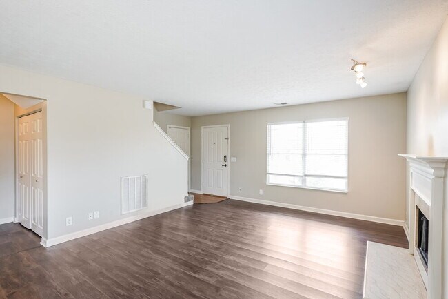 Foto del edificio - 1701 Stone Hollow Ct