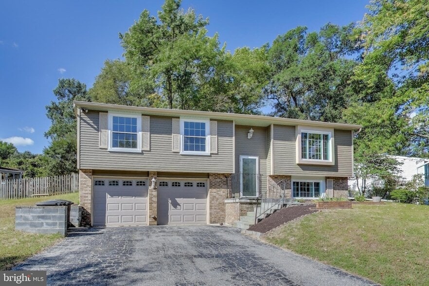 Primary Photo - 9217 Briarchip St