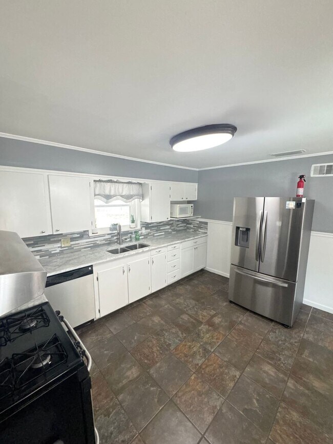 Foto del edificio - Broadmoor!