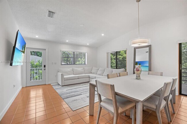Foto del edificio - 139 N Bay Harbor Dr
