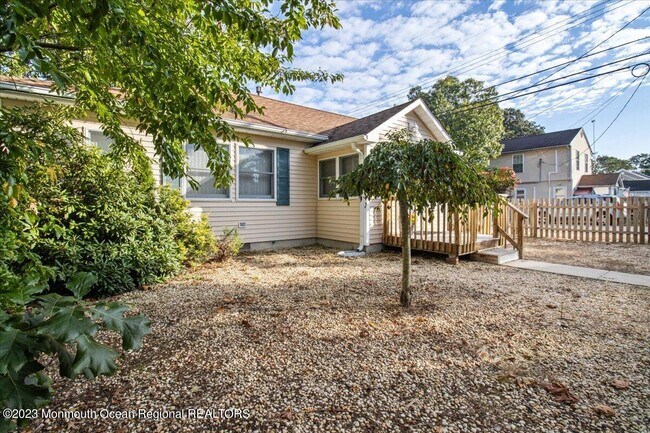 Building Photo - 502 Woodpark Dr