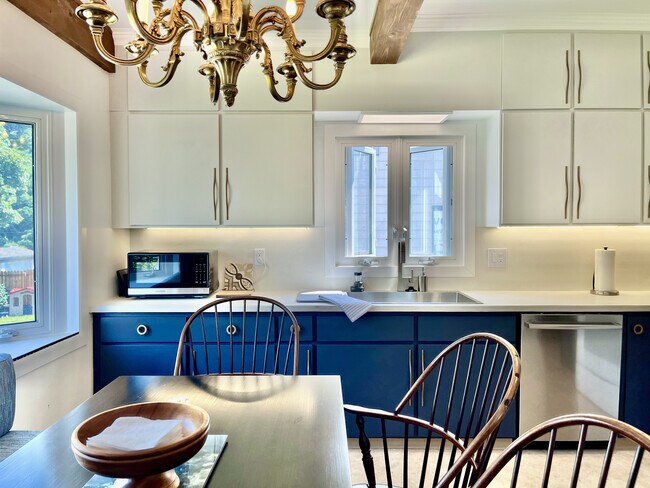 Kitchen - 362 W Crescent St