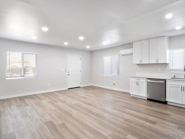 Foto del edificio - 2321-2327 Prospect St