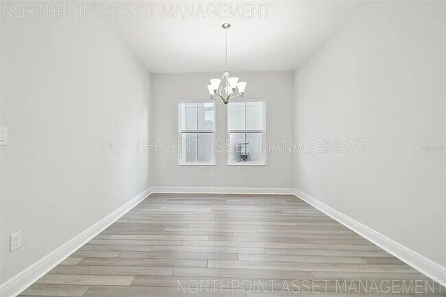Foto del edificio - Spacious 5-Bedroom Home in Lithia, FL – Mo...
