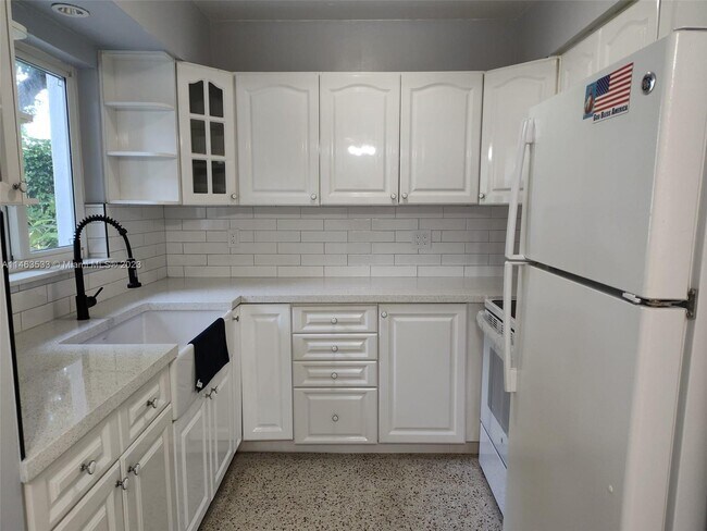 Building Photo - 435 NW 127th St