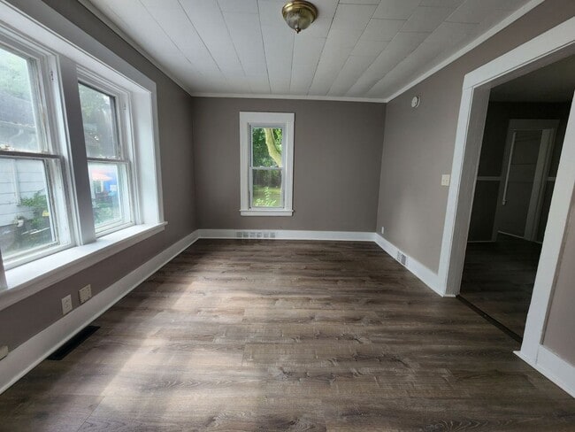 Building Photo - Three bedroom Single Family Home!