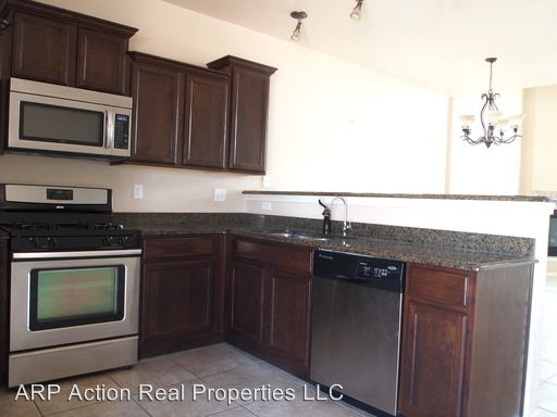 Building Photo - 14260 Hacienda Rock Dr