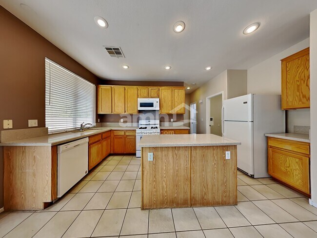 Foto del edificio - 1330 Summer Dawn Ave