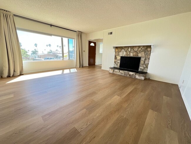 Building Photo - Lower South Shores SFR | 2Bed/2Bath | Swim...