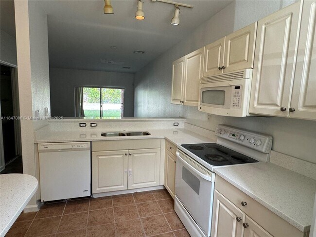 Building Photo - 17339 NW 7th Ave
