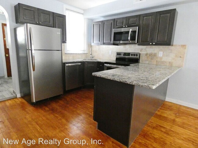 Building Photo - 4513 Saint Davids St