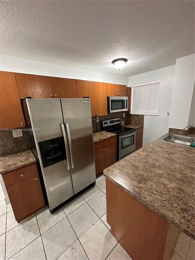 Foto del edificio - 3 br, 2 bath House - 14180 NW 22nd Ave Apt 1