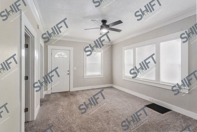 Building Photo - 735 Davis - Gorgeous single family home