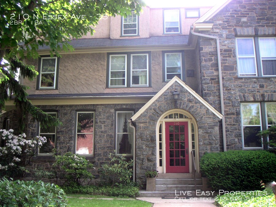 Primary Photo - 210 N Essex Ave