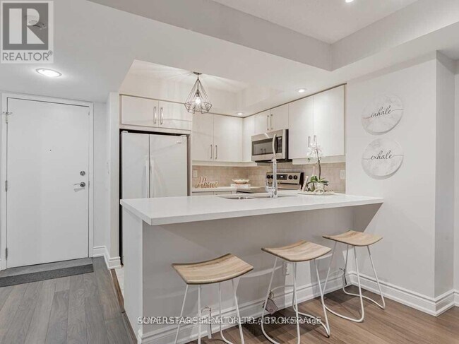 Photo du bâtiment - 15 Northtown Way