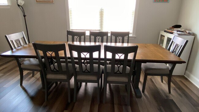 Dining Area - 2905 Baronial St