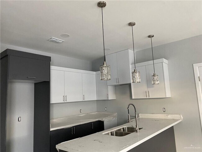 Foto del edificio - 408 E Acacia Ave