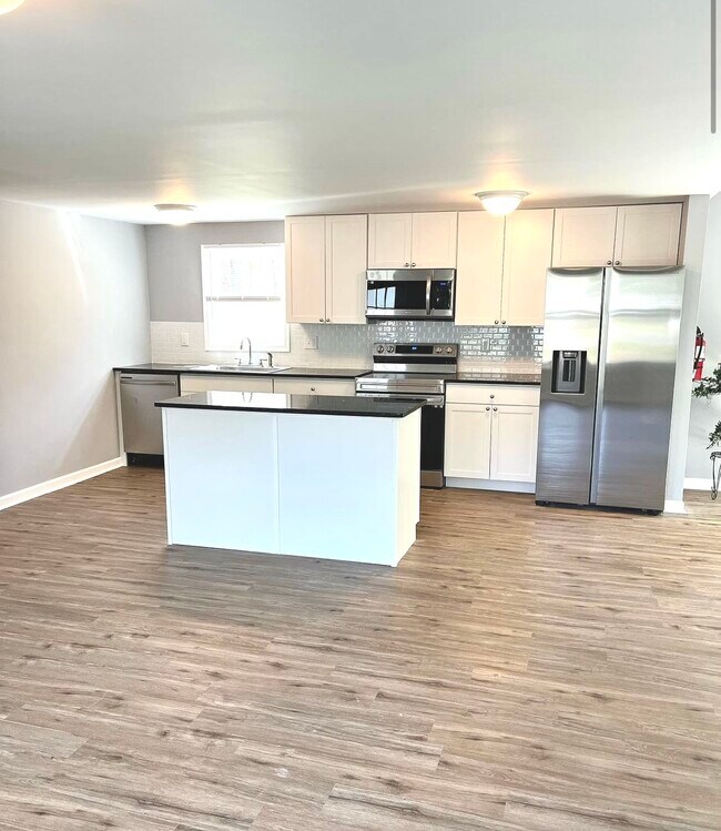 Foto del edificio - 1692 Victory Ave