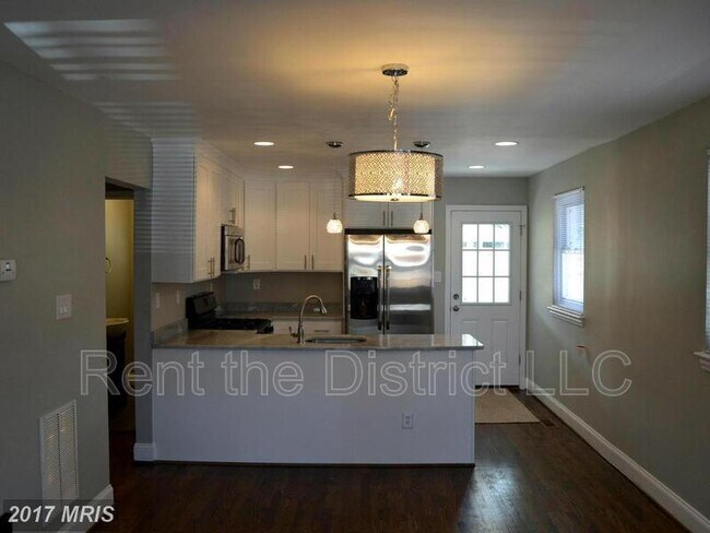 Foto del edificio - 707 Kennedy St NE