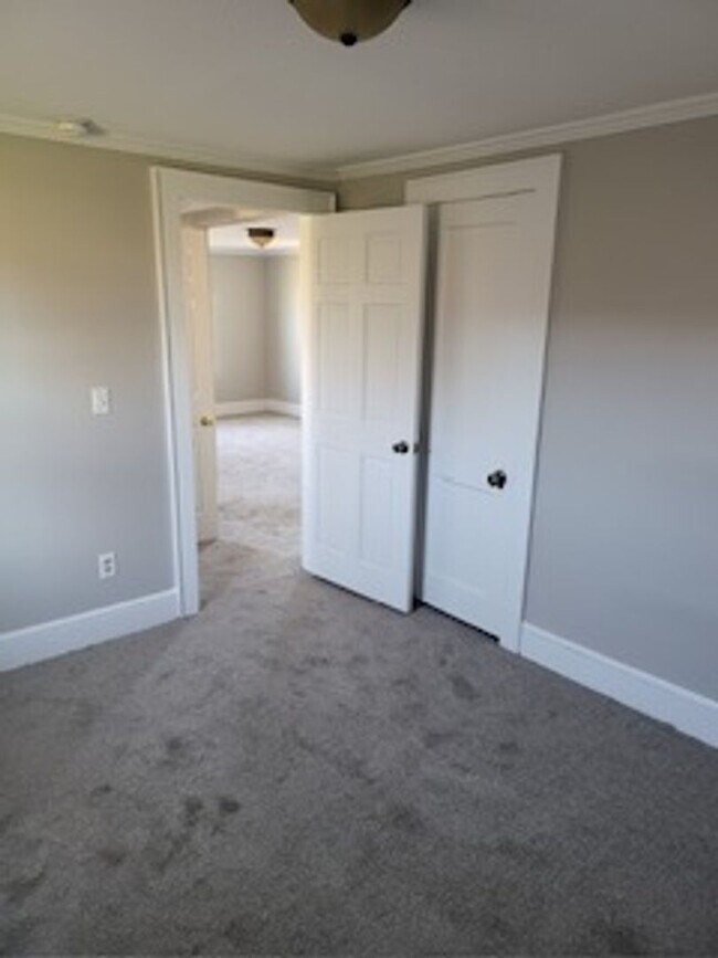 Building Photo - 307 W Cypress Street