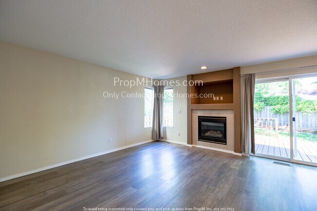 Building Photo - 10441 SW Franklin Ln