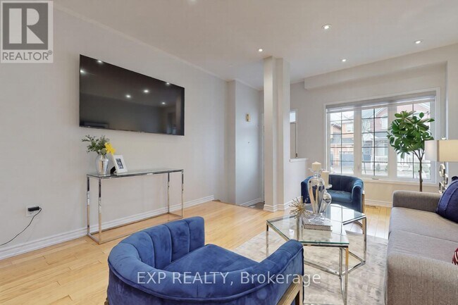 Building Photo - 10 BIRDSONGS STREET N