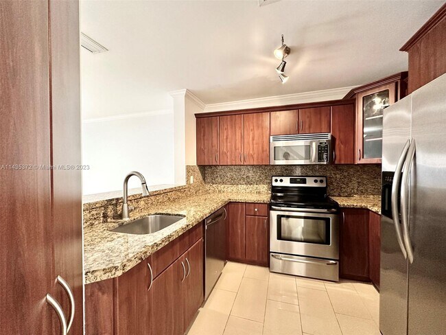Building Photo - 6485 SW 129th Ave