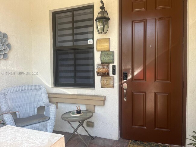 Foto del edificio - 8985 NW 98th Ave