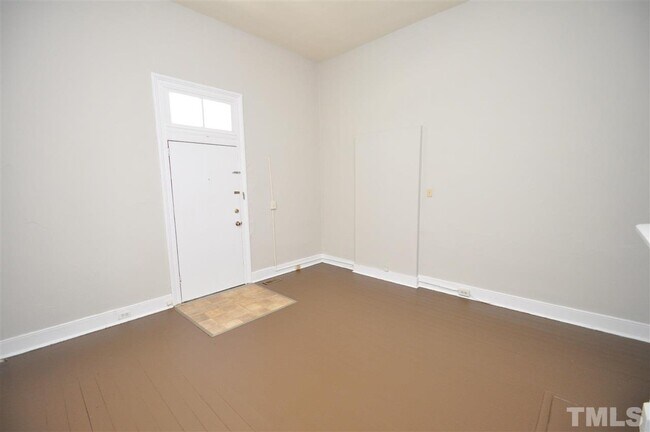 Foto del edificio - 325 E Edenton St